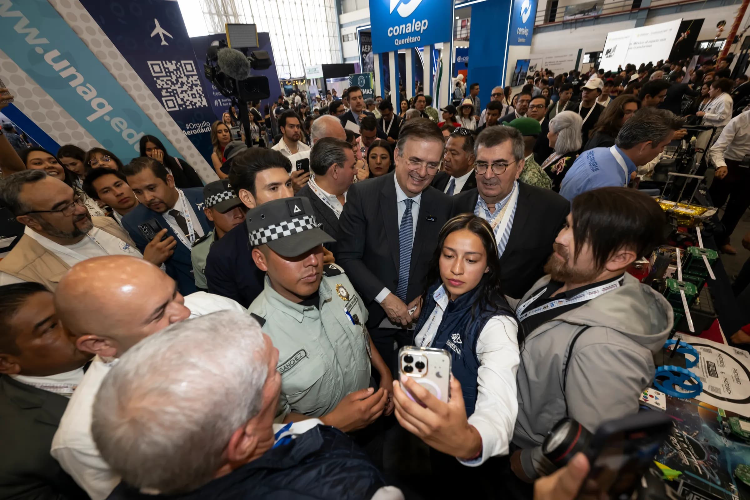 Attendees and exhibitors at FAMEX